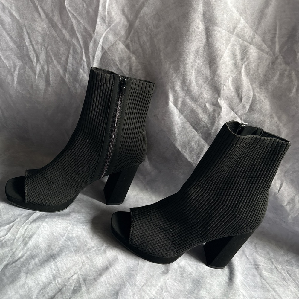 Report Black Heeled Boots with Chunky Heel